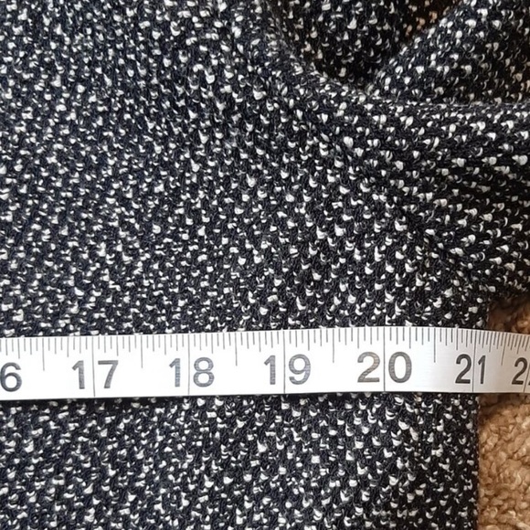 St. John Collection Black and Gray Marbled Wool Blend Knit & Leather Trim Blazer - Picture 4 of 10